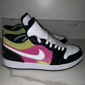 Air Jordan 1 Low Fushia
